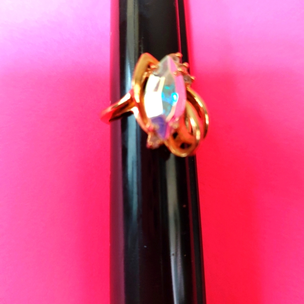 Cocktail ring iridescent Stone gold sz9